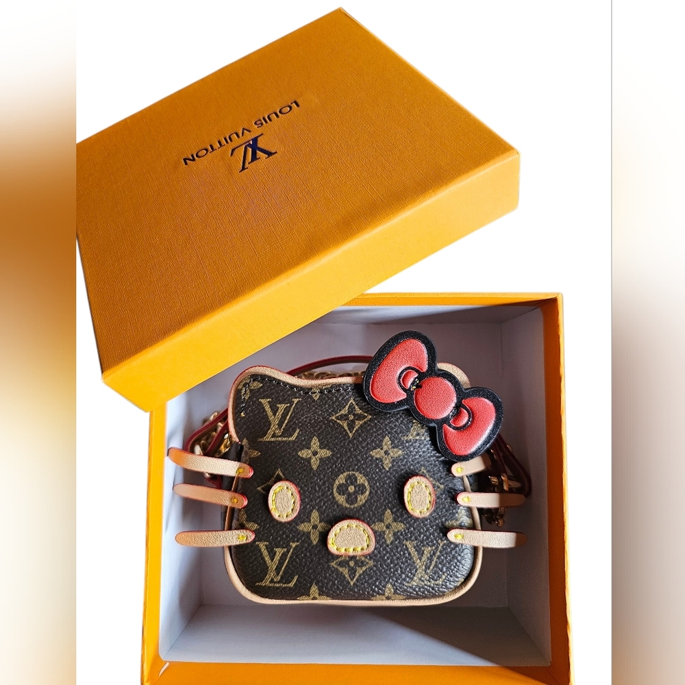 Fashion Mini Crossbody Bag NEW With Box - Picture 2 of 10